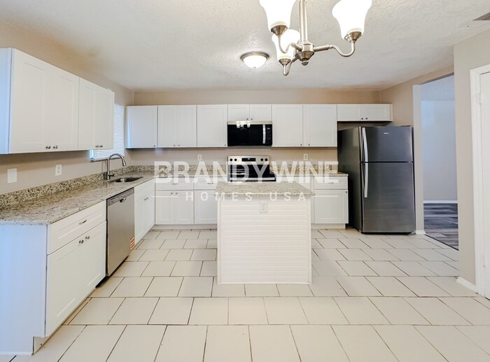 Building Photo - 3436 Woodland Dr