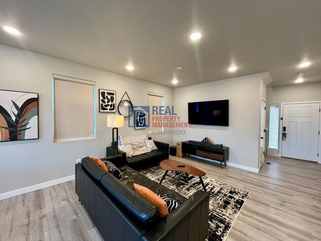 Building Photo - 385 Baler Ct