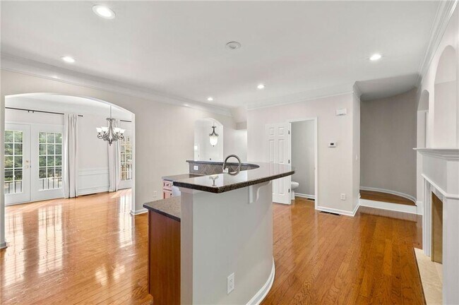 Building Photo - 10870 Brunson Dr