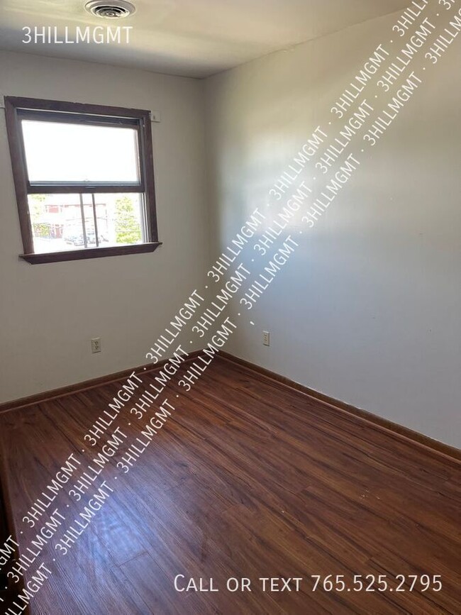 Building Photo - 921 Russellton Rd
