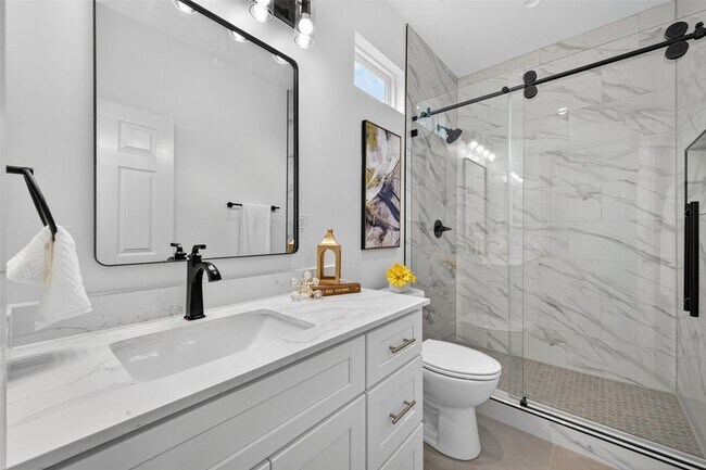 Building Photo - 5027 Willow Glen Dr