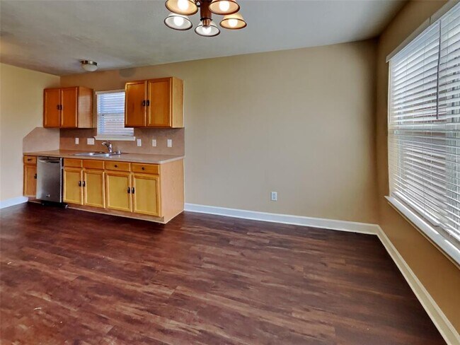 Building Photo - 14231 Bonham Oaks Ln