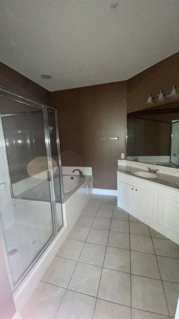 Building Photo - 2241 Waterview Dr