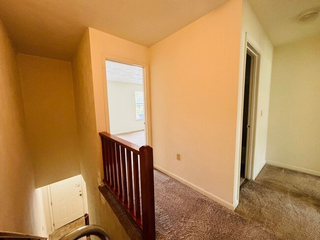 Building Photo - 824 Patrick Henry Dr