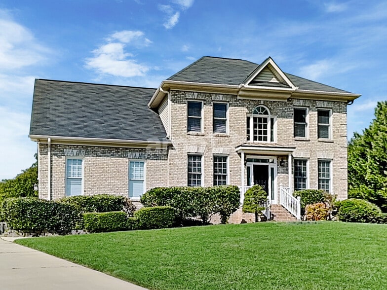 Primary Photo - 2402 Clovelly Ct