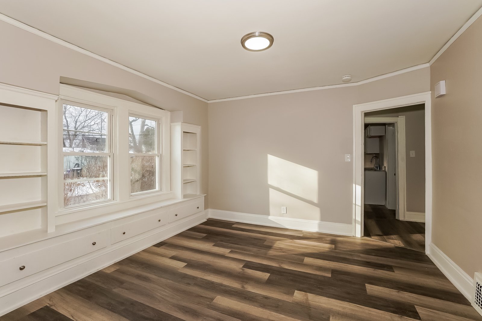 Building Photo - 13601 Edgewood Ave