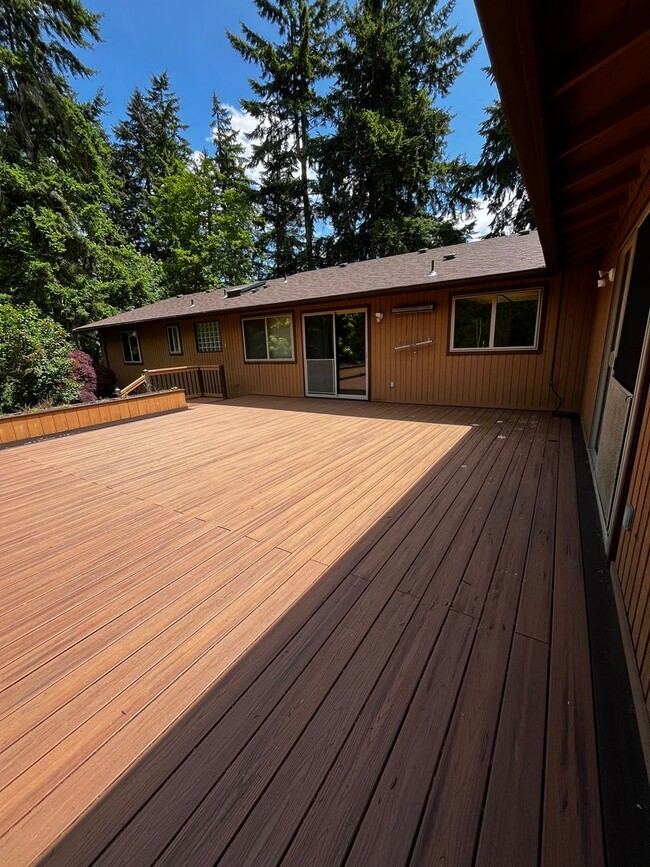 Building Photo - Gorgeous 3 BD 2.25 BA Home on 2 Acres!