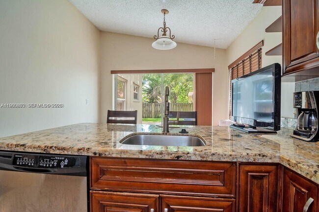 Building Photo - 1217 NW 125th Terrace