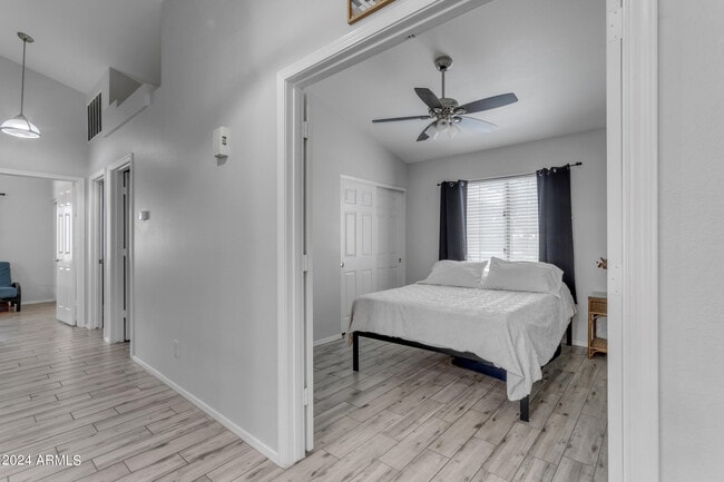 Building Photo - 1114 E Artesian Way