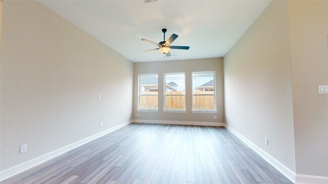 Building Photo - 122 Hazelnut Dr