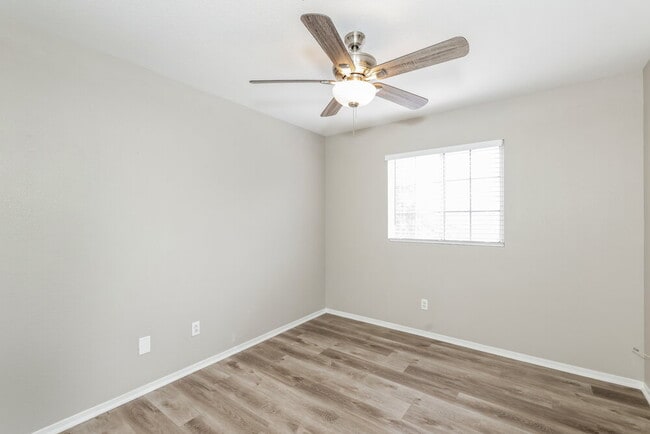 Building Photo - 740 Cam La Paz