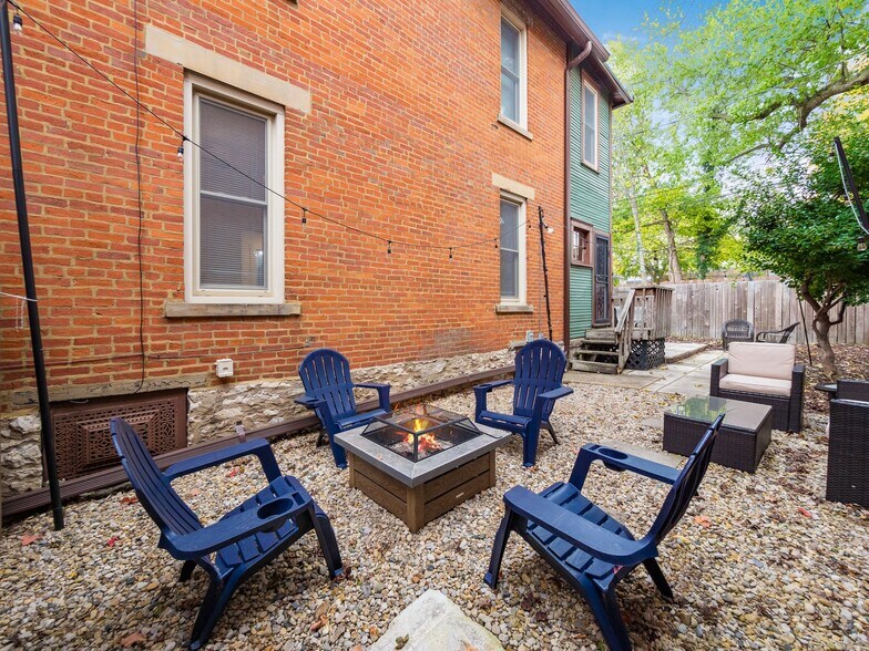 Building Photo - 1350 Dennison Ave