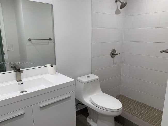 Building Photo - 10641 SW 108th Ave