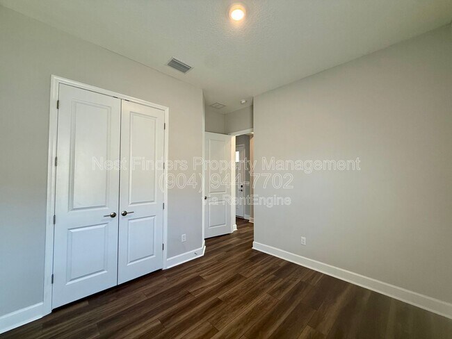 Building Photo - 10682 Aventura Dr