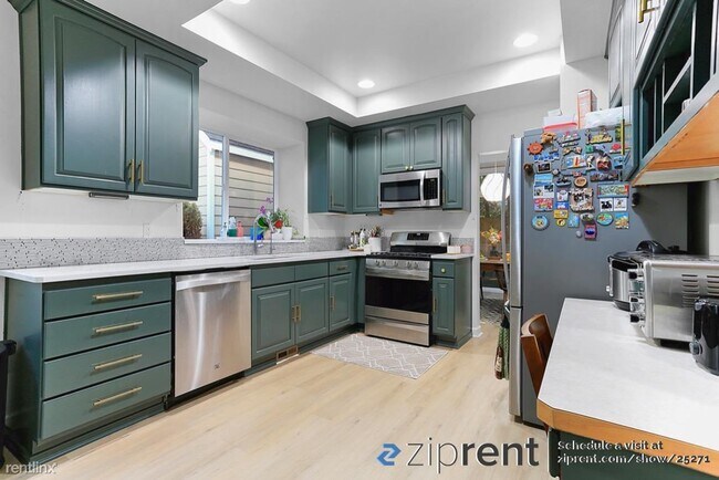 Building Photo - 3 br, 2.5 bath Townhome - 17111 3rd Place ...