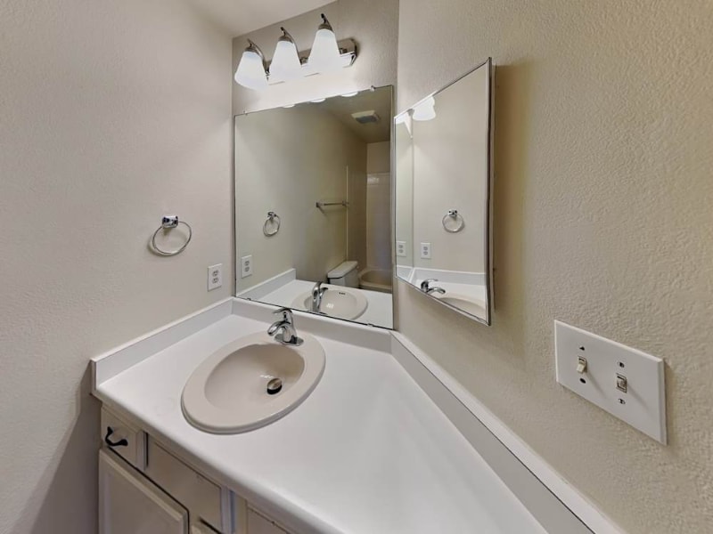 Building Photo - 7736 Halleys Dr