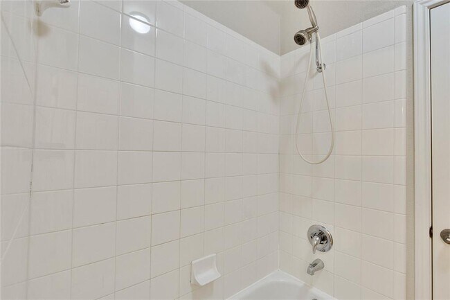 Building Photo - 7017 Via Dono Dr