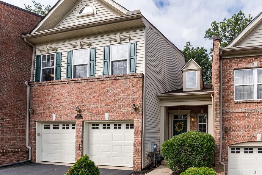 Building Photo - 1285 Brookstone Dr