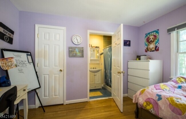 Building Photo - 4 Rumson Rd