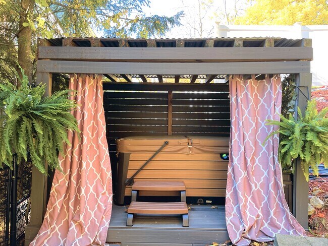 Building Photo - 18 High Ridge Rd