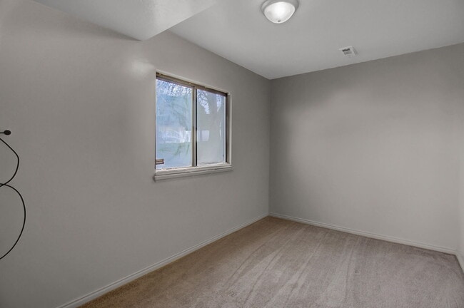 Building Photo - 1179 E 2450 N