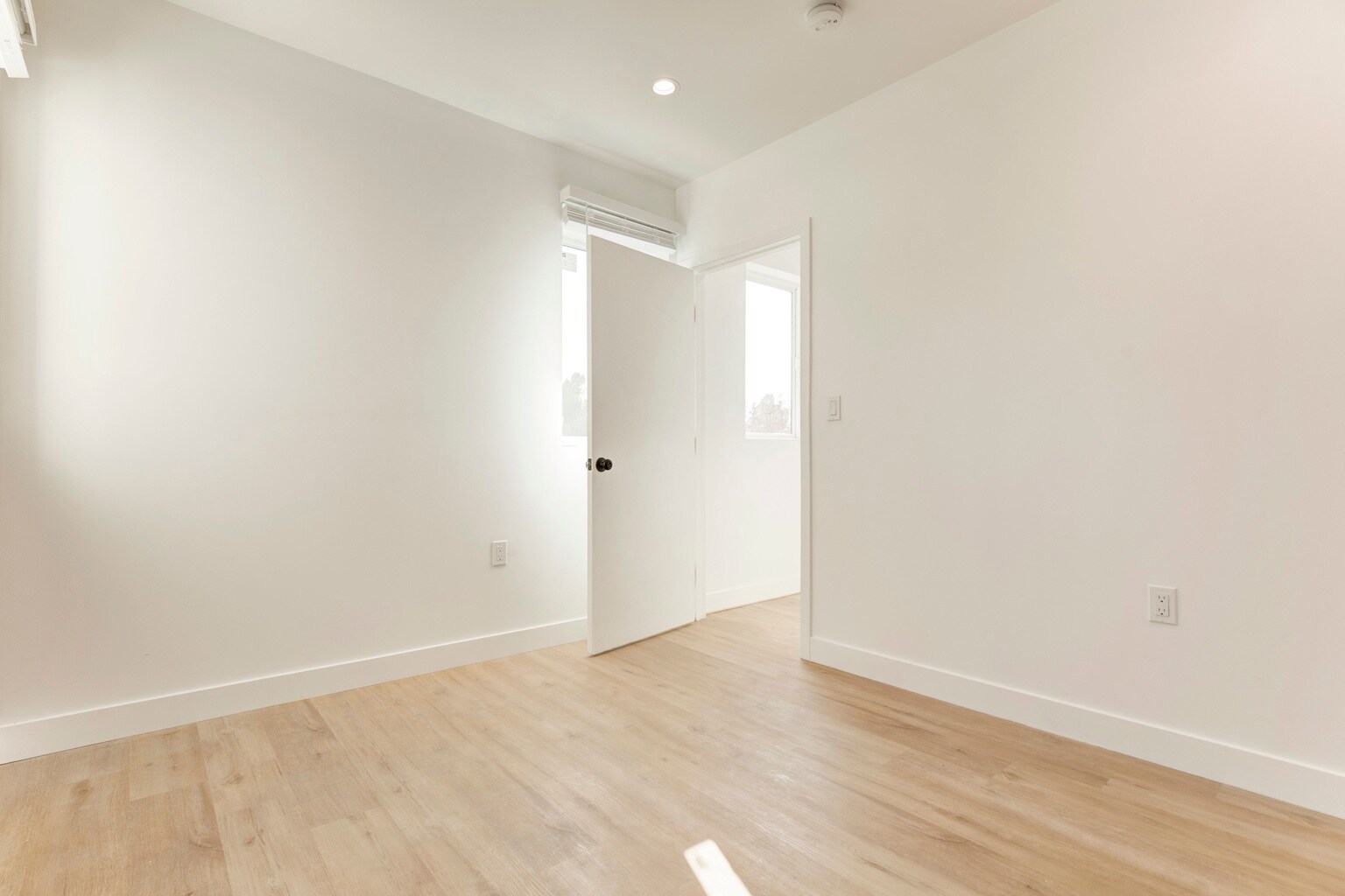 Building Photo - 5650 Cartwright Ave