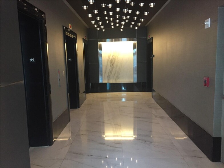 Building Photo - 951 Brickell Ave
