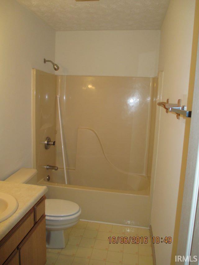 Building Photo - 1302 S Hickory Grove Ln