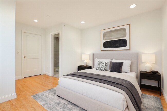 Building Photo - 375 Dorchester St