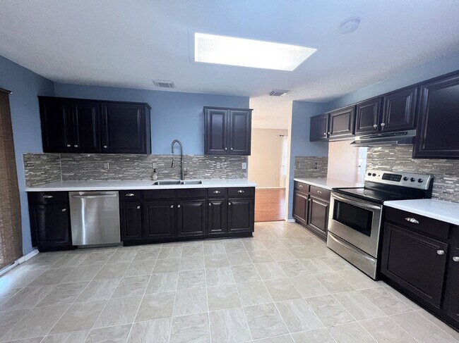 Building Photo - 7543 Prairie Lace