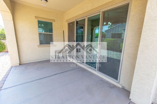 Building Photo - 2883 E Ebony Dr