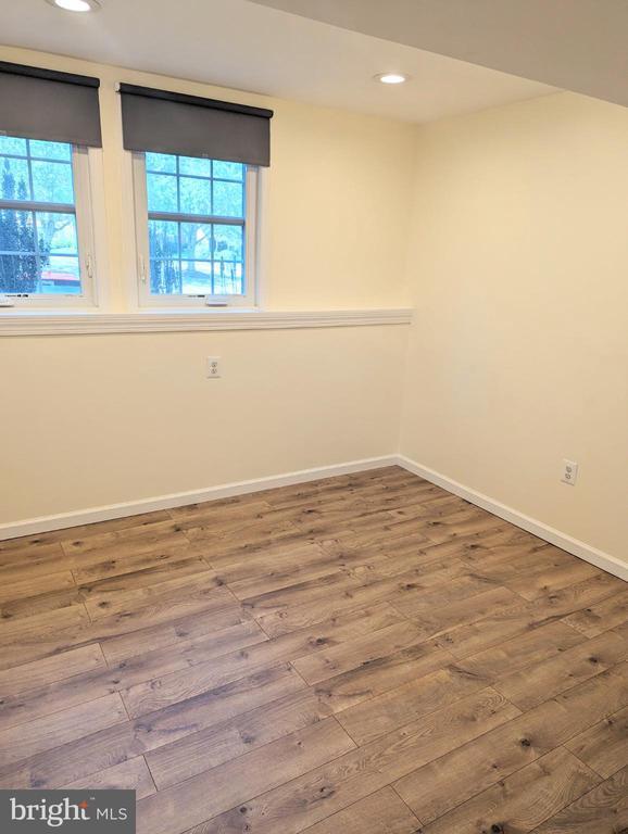 Building Photo - 46582 Broadspear Terrace