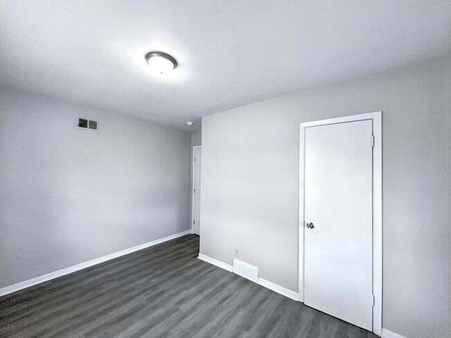 Building Photo - 1861 Coventry Dr