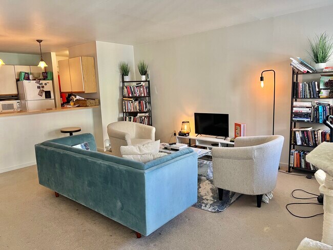 Building Photo - 1002 Linden Ave