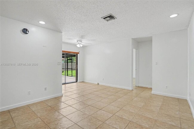 Building Photo - 10711 SW 116th Ave