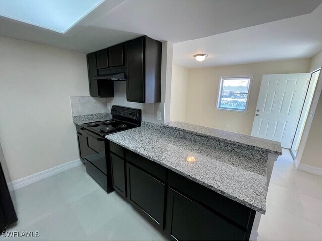 Building Photo - 4052 Bayshore Dr