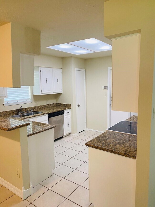 Building Photo - 410 Merrymount Ct