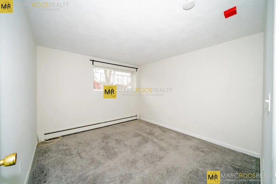 Primary Photo - 360 Market St
