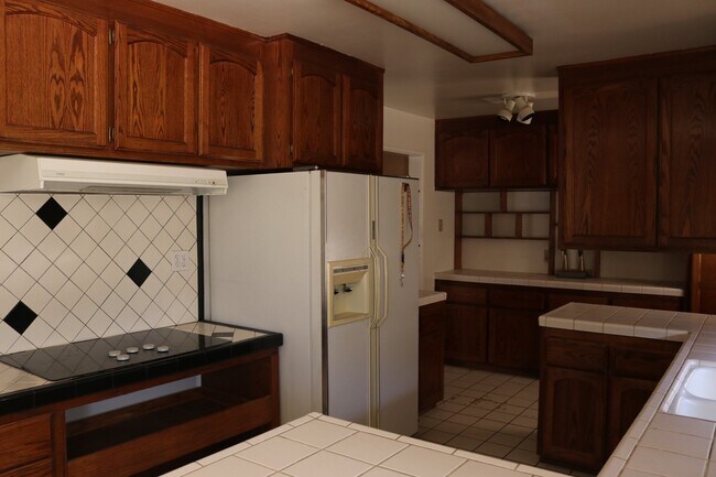 Building Photo - 19275 Symeron Rd