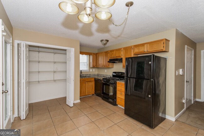 Building Photo - 5320 Brickleberry Way