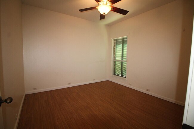 Building Photo - 9945 Rail Cir