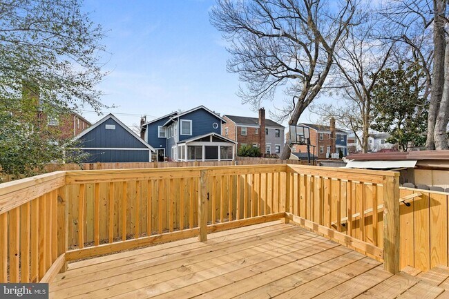 Building Photo - 113 Clifford Ave