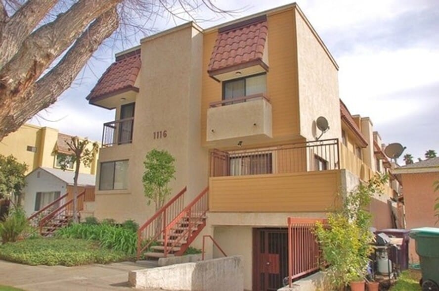 Building Photo - 1116 Elm Ave