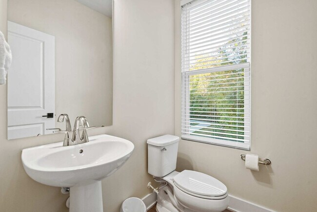 Building Photo - 3019 Jolene Ct