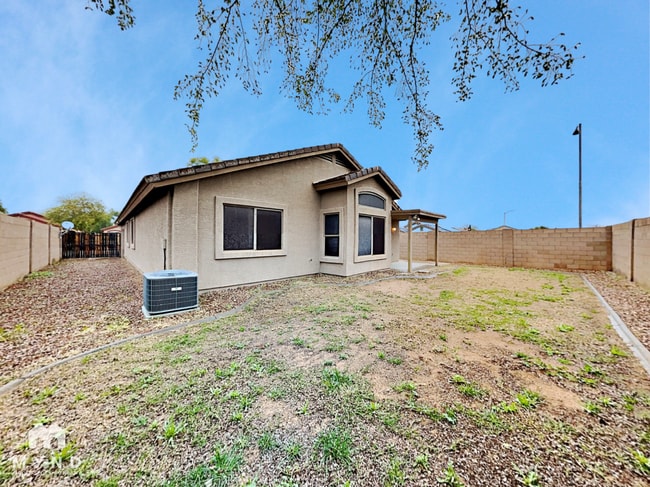 Building Photo - 16511 W Post Dr