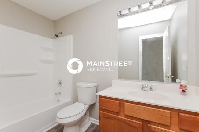 Building Photo - 3 Bedroom Pet-Friendly Home in CHARLOTTE, NC with Main Street Renewal