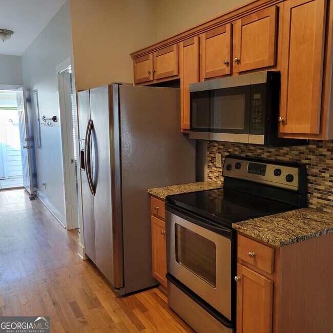 Building Photo - 1111 Surrey Ln