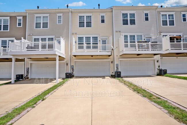 Building Photo - 213 Apricot St