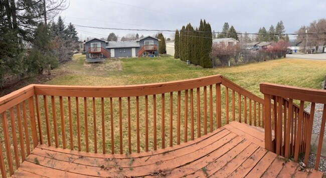 Building Photo - 1005