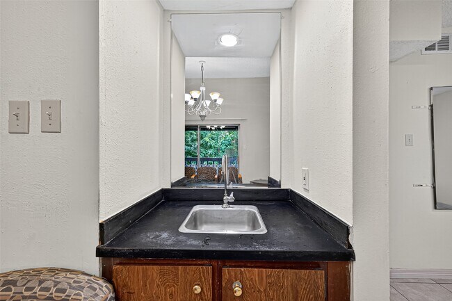 Building Photo - 8360 Jorine Dr